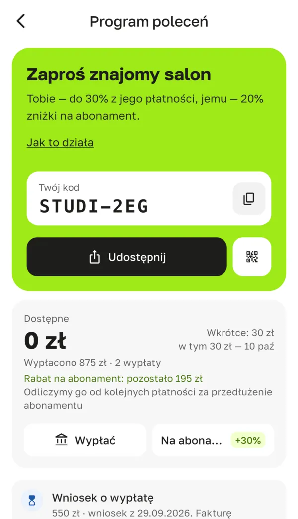 Ekran „Program poleceń” z kodem polecającym, przyciskiem „Udostępnij” i saldem nagród.